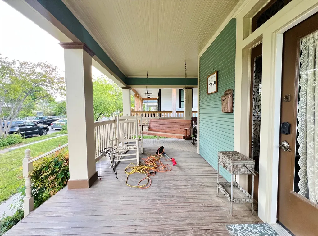 828 W 8th Street Dallas TX 75208