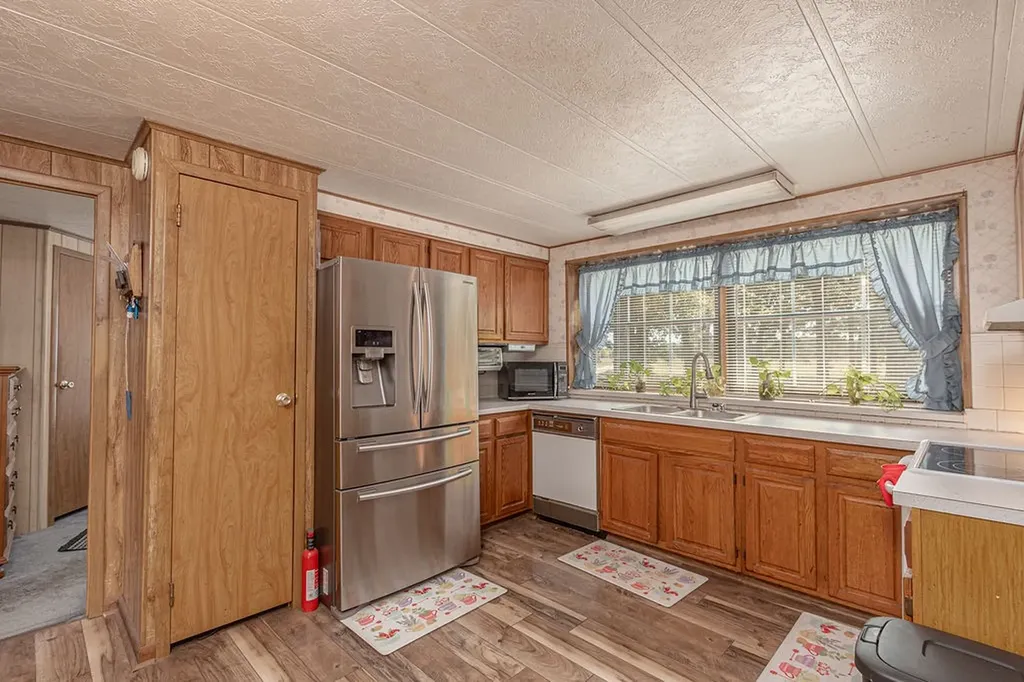 6264 State Highway 276 Point TX 75472