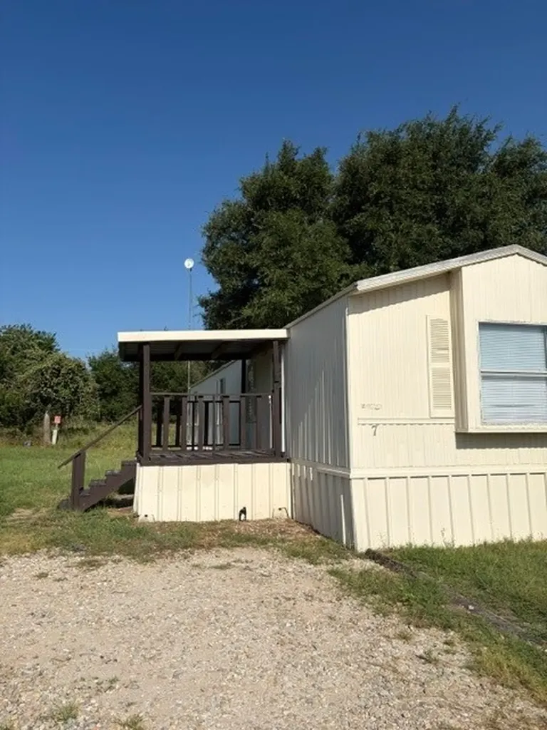1620 E Reno Road Reno TX 76020