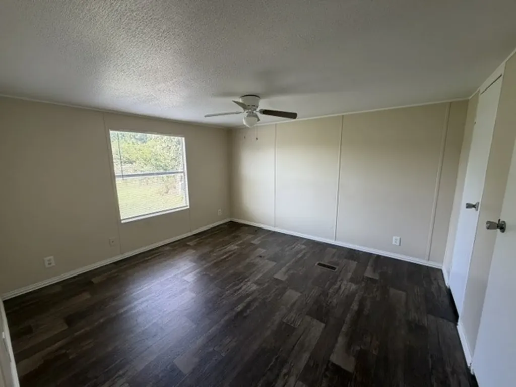 1620 E Reno Road Reno TX 76020