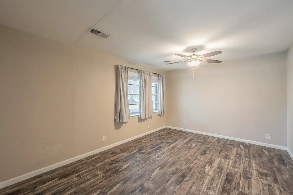 612 Bayless Drive Euless TX 76040