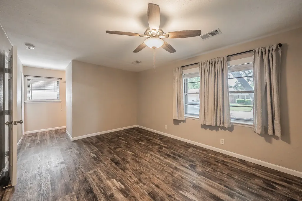 612 Bayless Drive Euless TX 76040