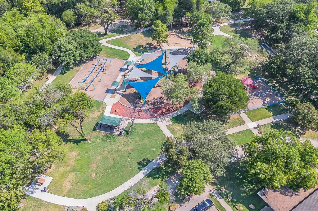 612 Bayless Drive Euless TX 76040