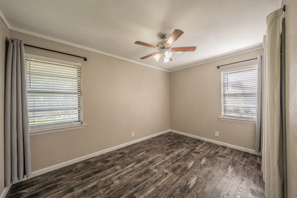 612 Bayless Drive Euless TX 76040