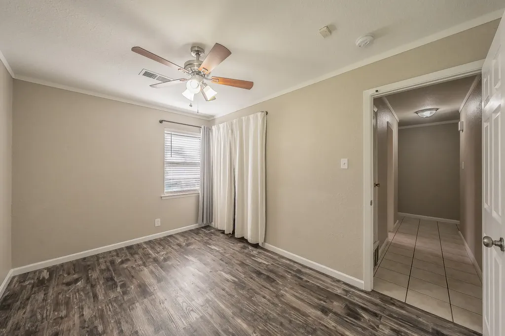 612 Bayless Drive Euless TX 76040