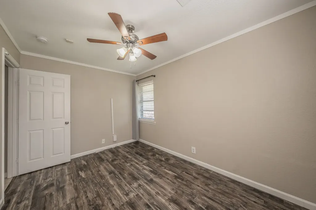 612 Bayless Drive Euless TX 76040