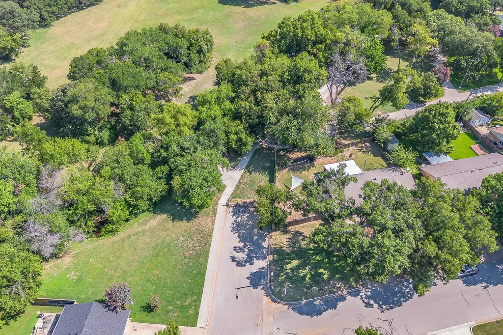 612 Bayless Drive Euless TX 76040