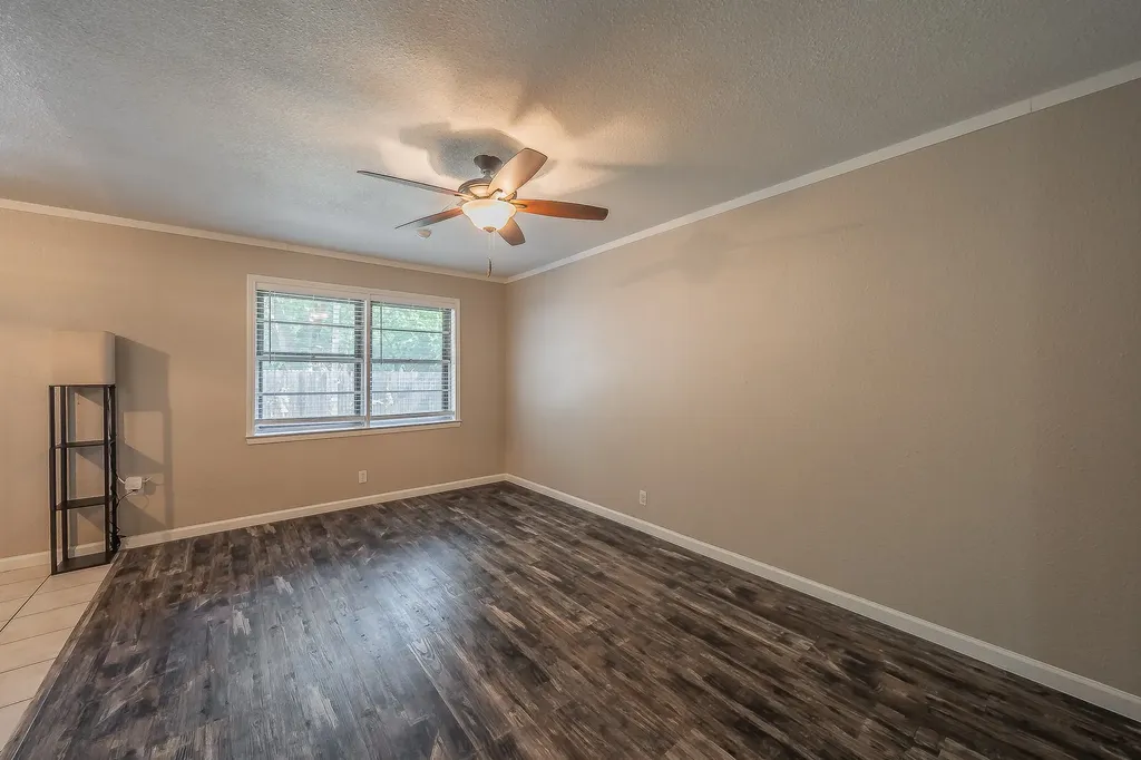 612 Bayless Drive Euless TX 76040