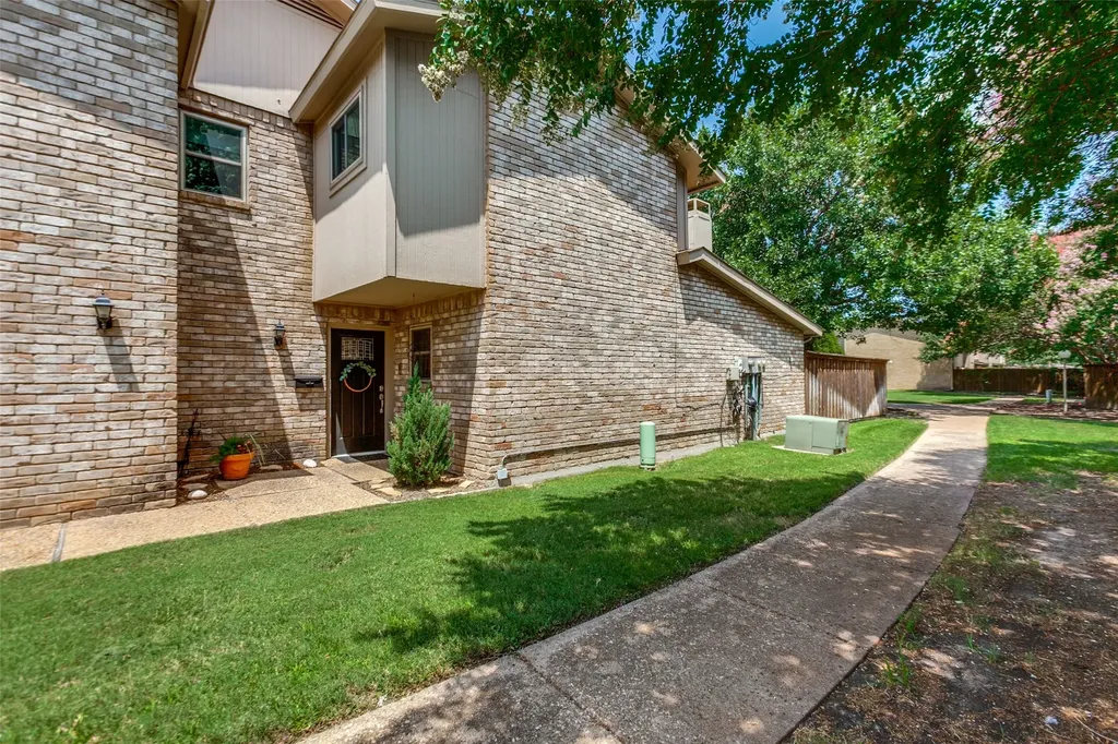 3102 Eastpark Drive Garland TX 75044