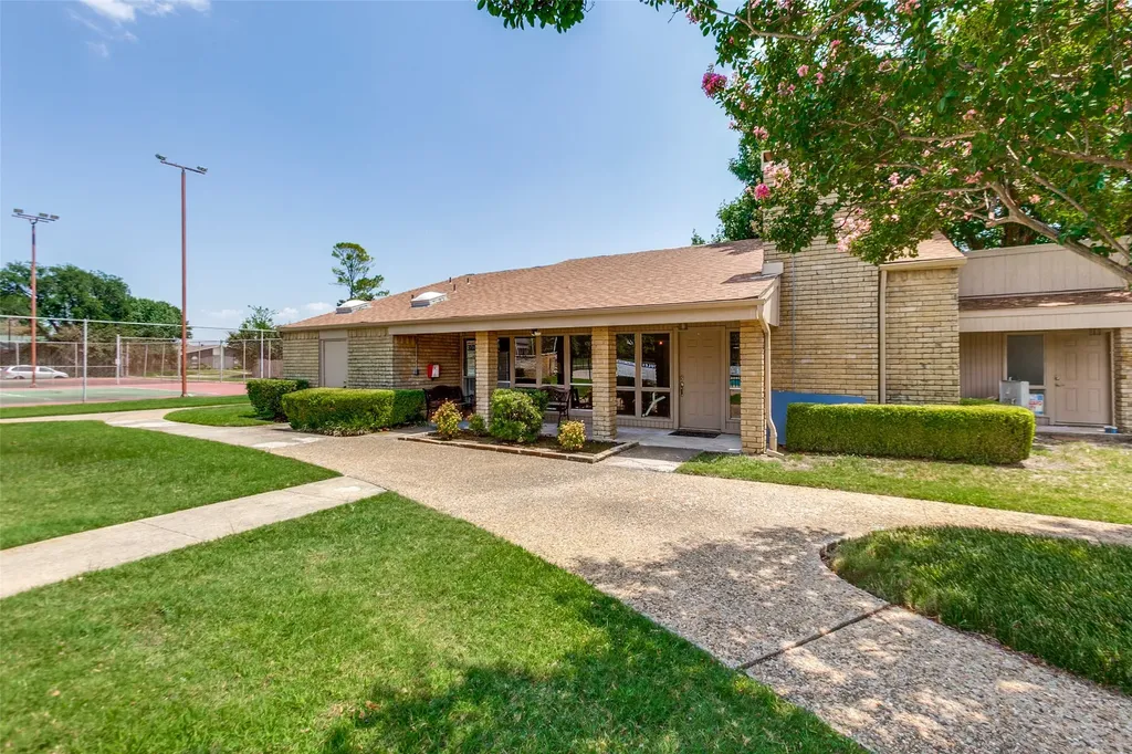 3102 Eastpark Drive Garland TX 75044