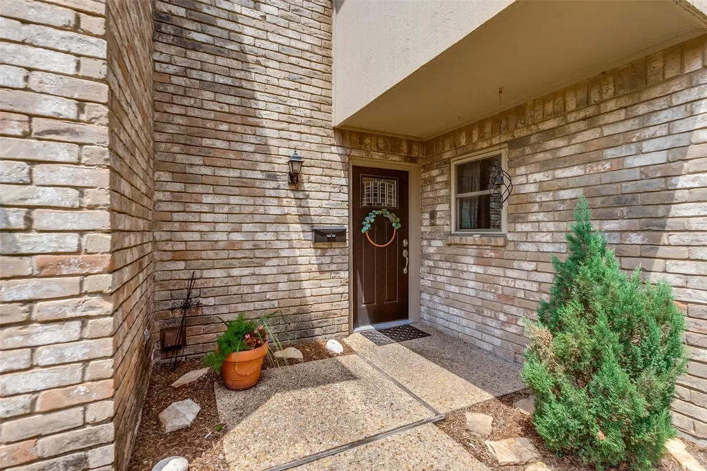 3102 Eastpark Drive Garland TX 75044