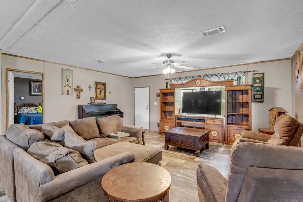 153 Lariat Lane Llano TX 78643