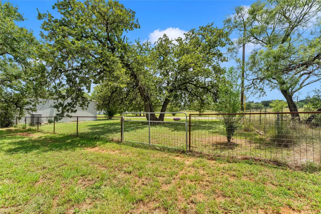 153 Lariat Lane Llano TX 78643