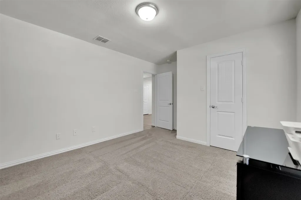 702 Pearl Way Arlington TX 76002