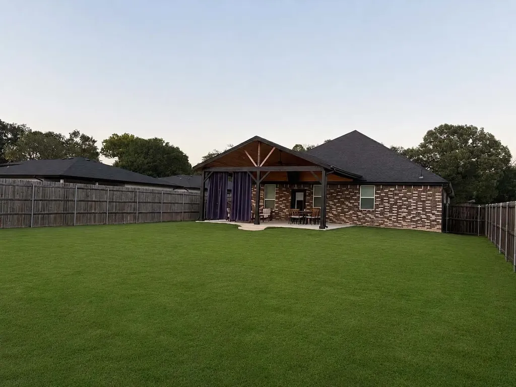 600 Lucas Drive Athens TX 75751