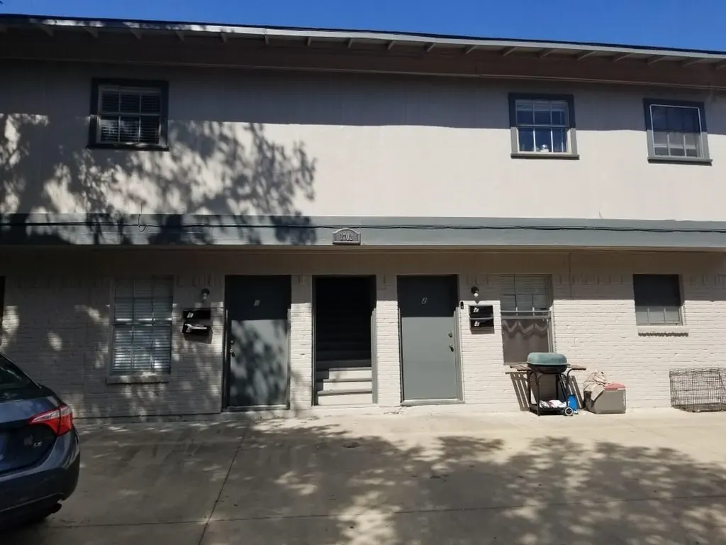 1702 Hunt Street Commerce TX 75428