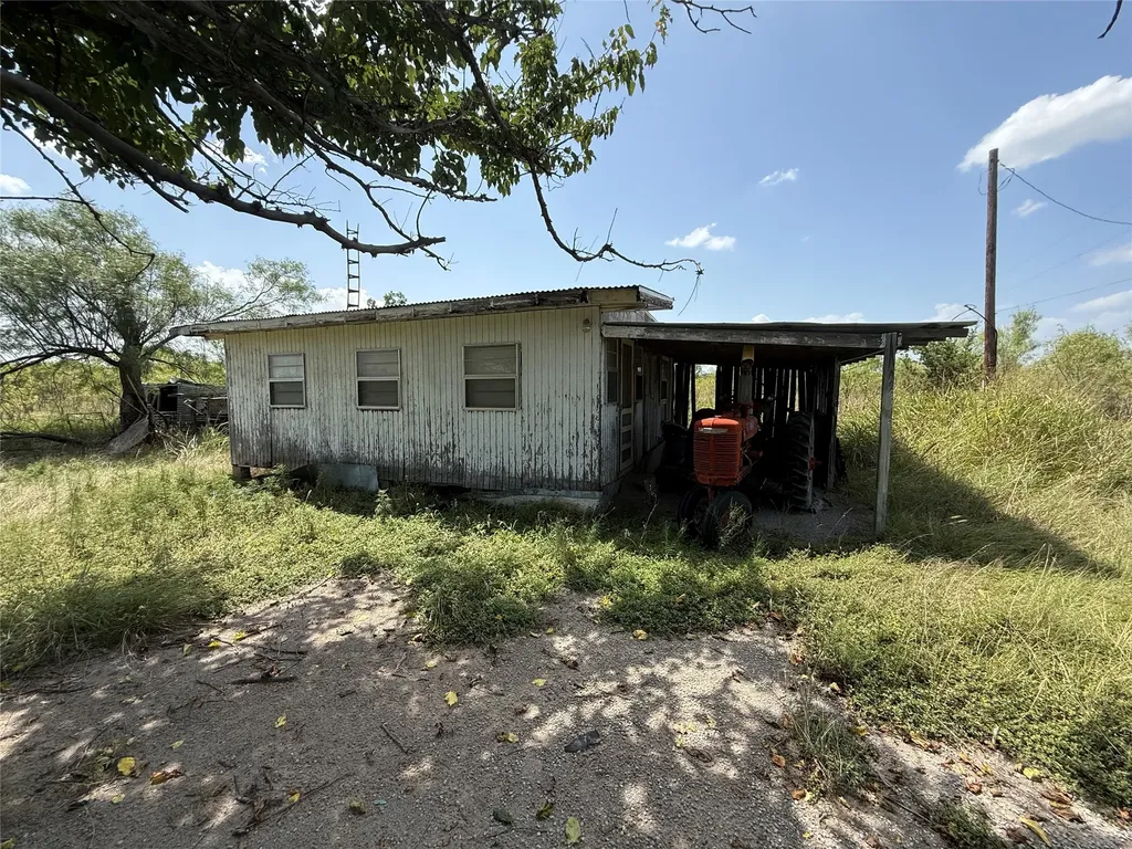 140 Arapaho Road Brownwood TX 76801