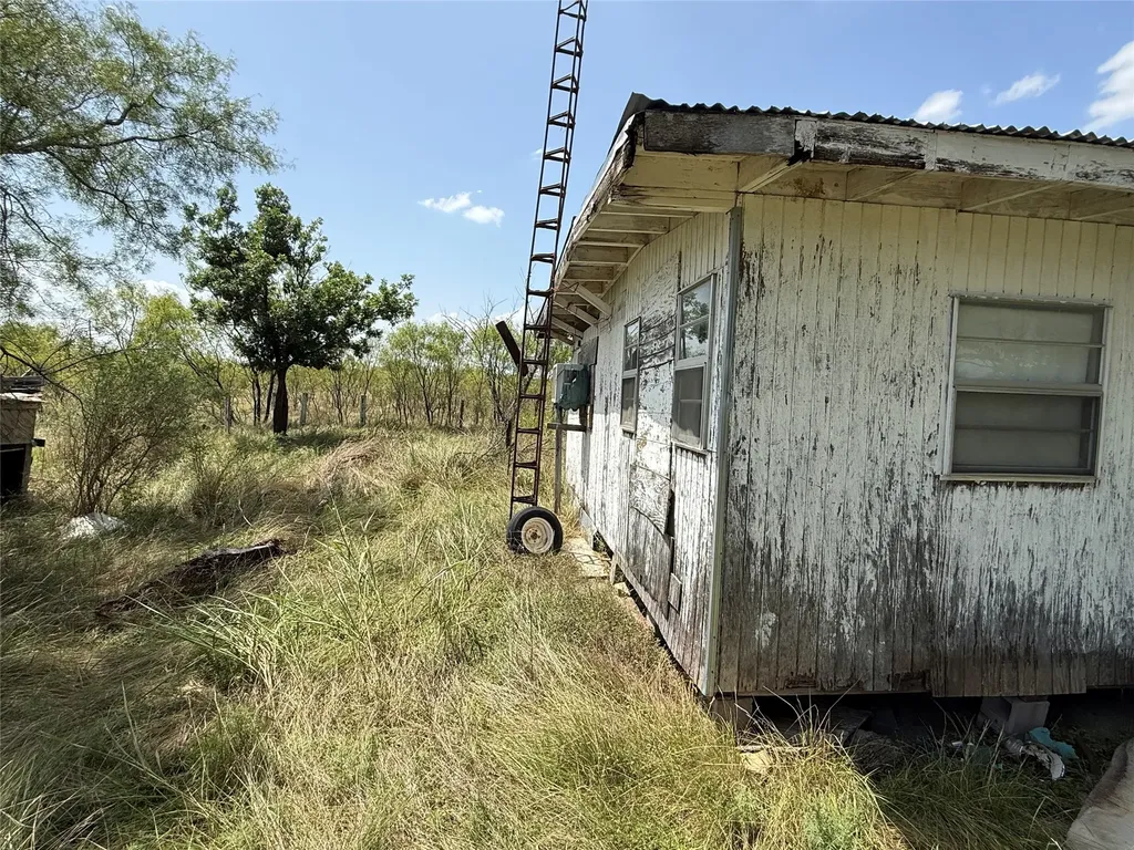 140 Arapaho Road Brownwood TX 76801