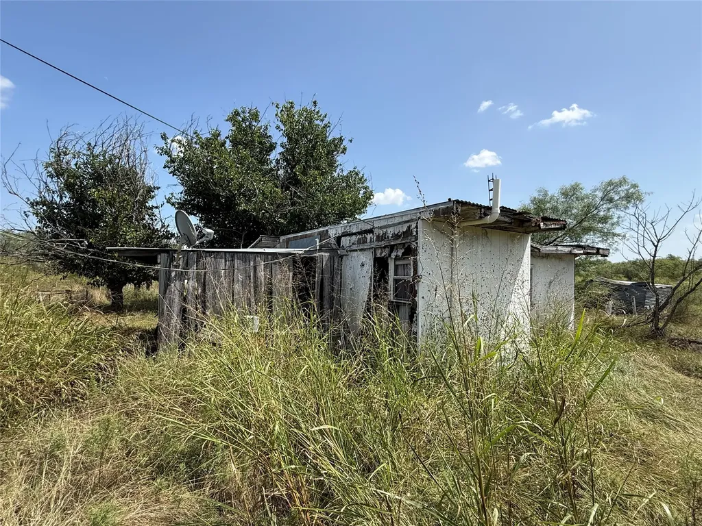 140 Arapaho Road Brownwood TX 76801