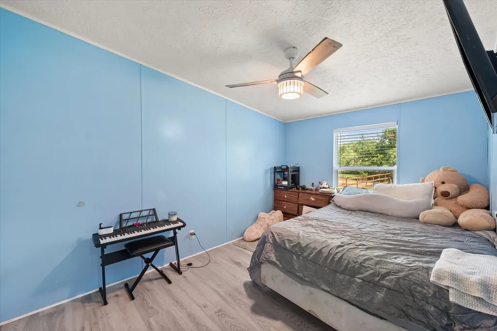 212 SE County Road 3048a Corsicana TX 75109