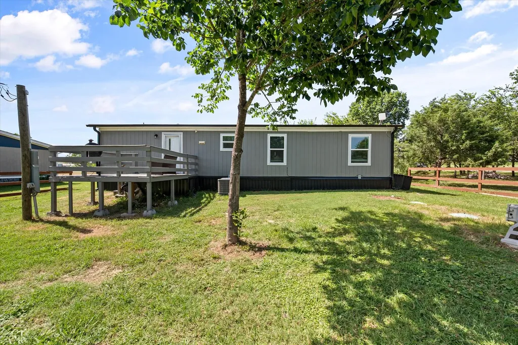 212 SE County Road 3048a Corsicana TX 75109