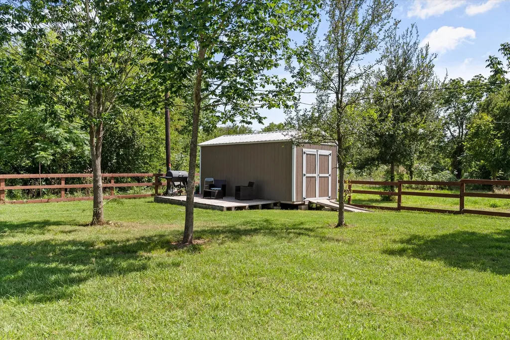 212 SE County Road 3048a Corsicana TX 75109
