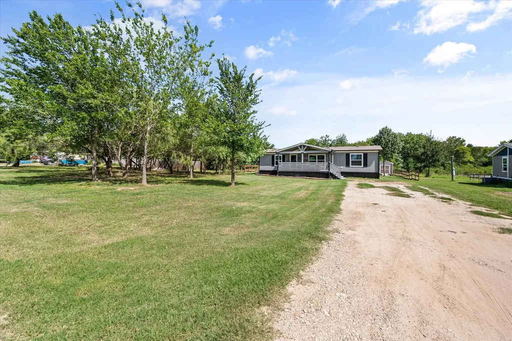 212 SE County Road 3048a Corsicana TX 75109