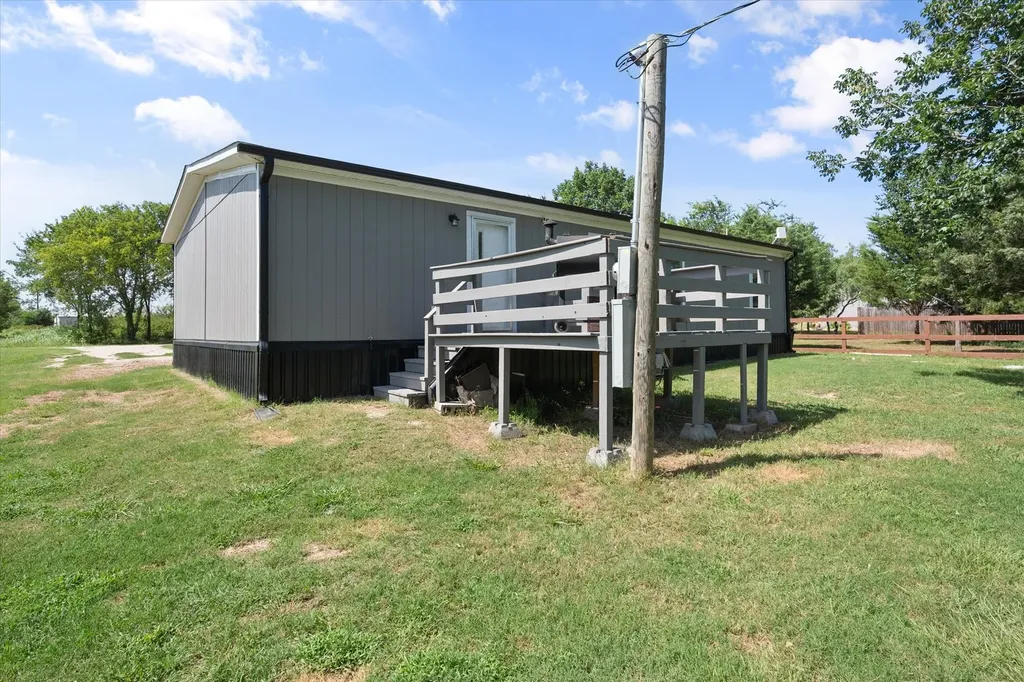 212 SE County Road 3048a Corsicana TX 75109