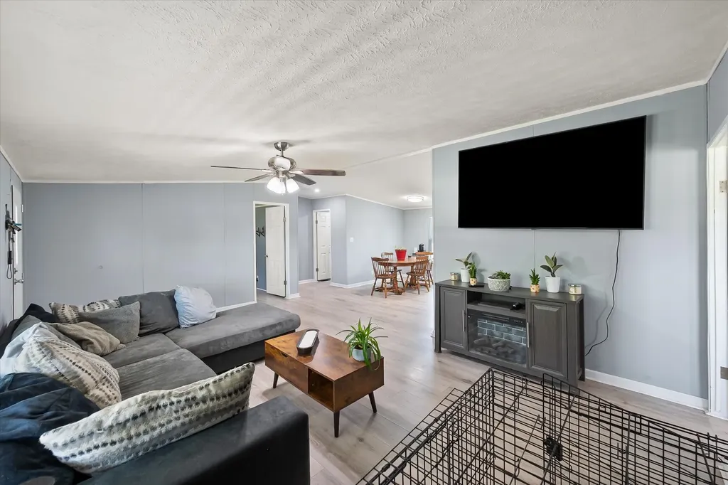 212 SE County Road 3048a Corsicana TX 75109