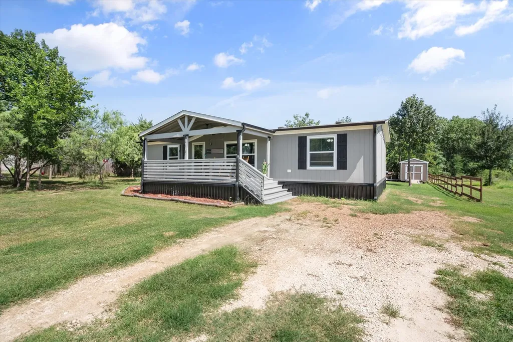 212 SE County Road 3048a Corsicana TX 75109