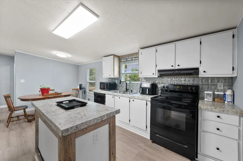 212 SE County Road 3048a Corsicana TX 75109