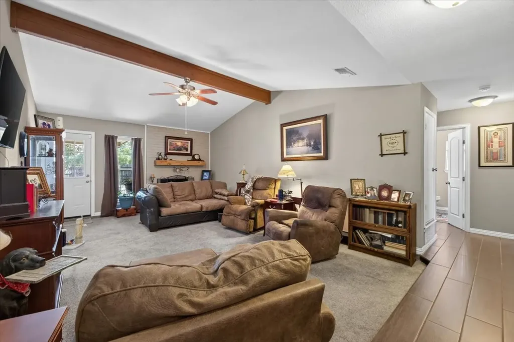 523 Lynnewood Avenue Burleson TX 76028