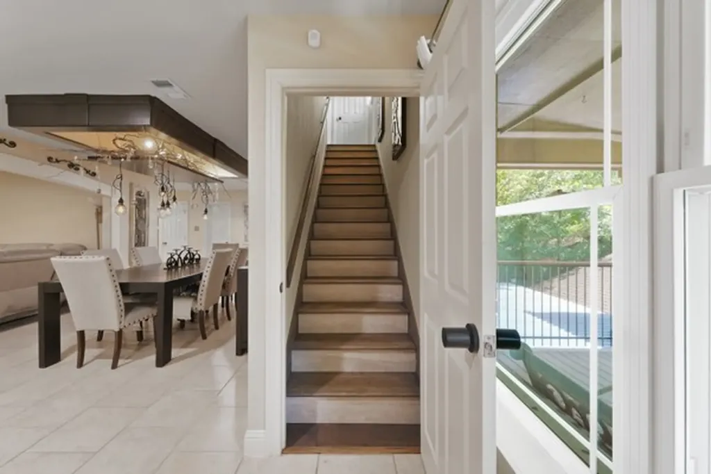 1806 Old Oak Drive Arlington TX 76012