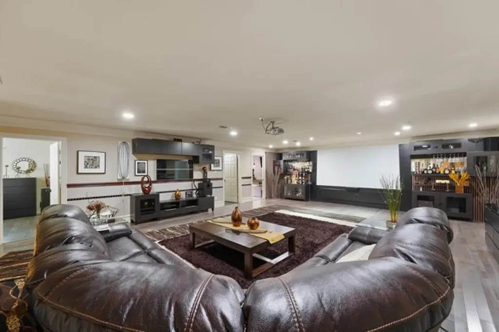1806 Old Oak Drive Arlington TX 76012