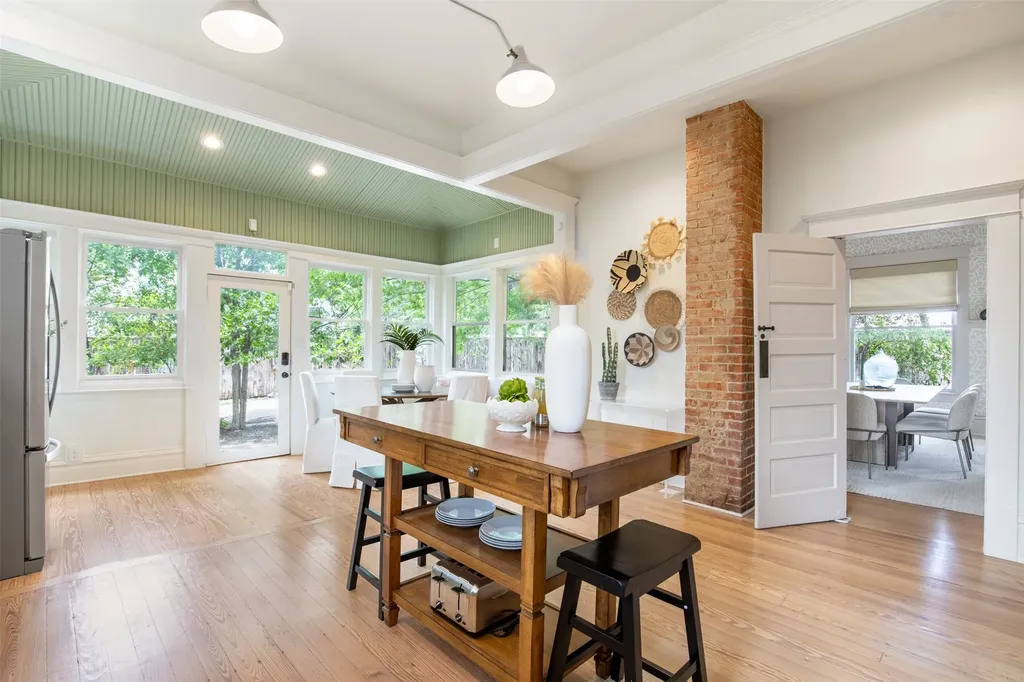 3403 Knight Street Dallas TX 75219