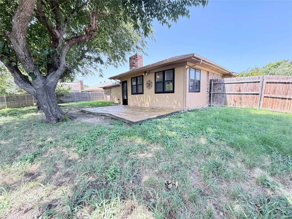 7832 Pebblebrook Drive Watauga TX 76148