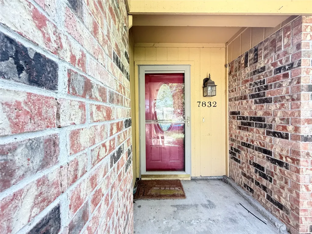 7832 Pebblebrook Drive Watauga TX 76148