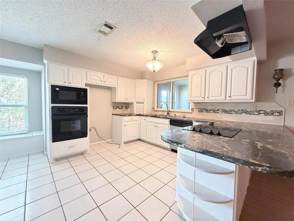7832 Pebblebrook Drive Watauga TX 76148