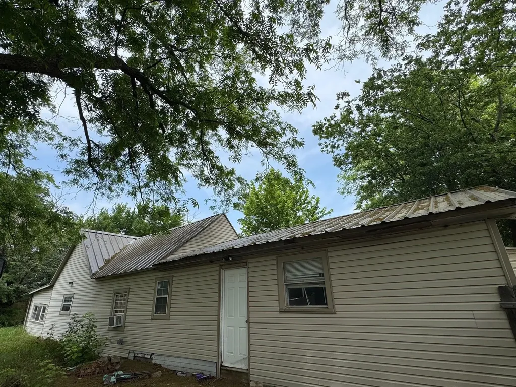 504 Sherman Street Tioga TX 76271