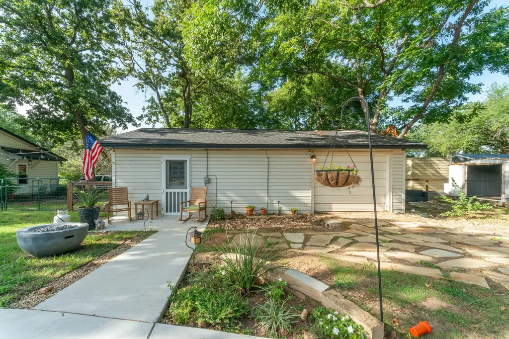 131 Lakeway Lane Gun Barrel City TX 75156