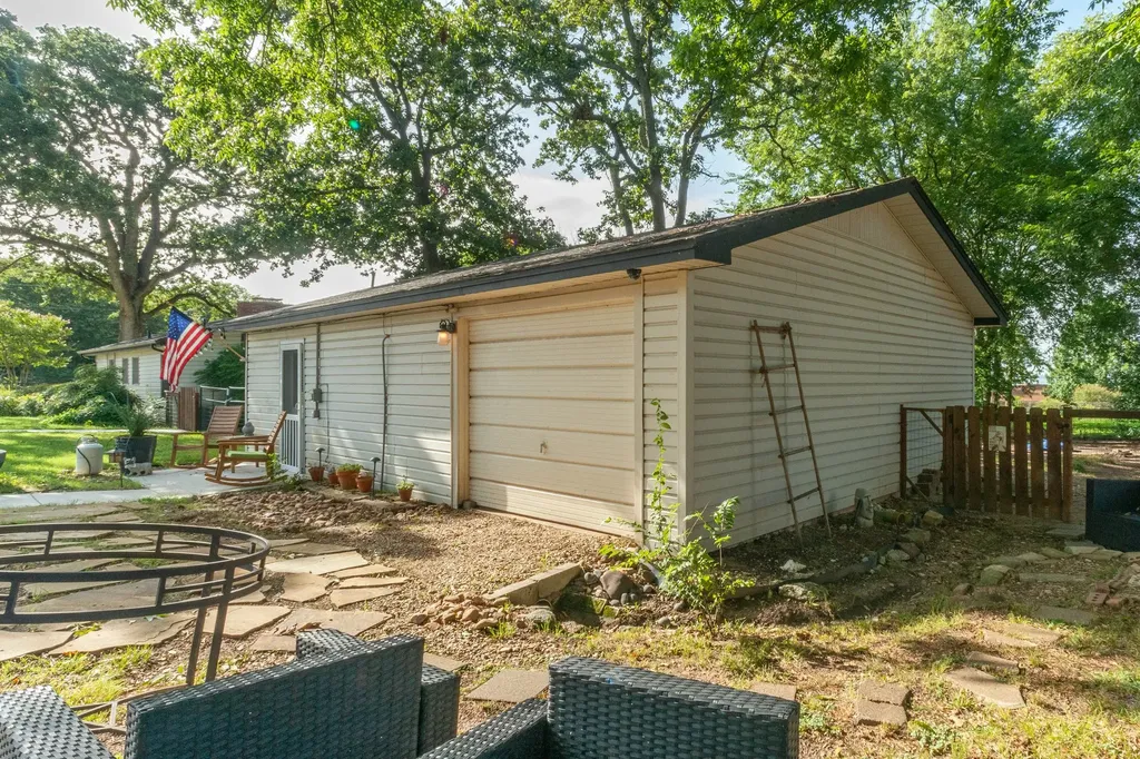 131 Lakeway Lane Gun Barrel City TX 75156