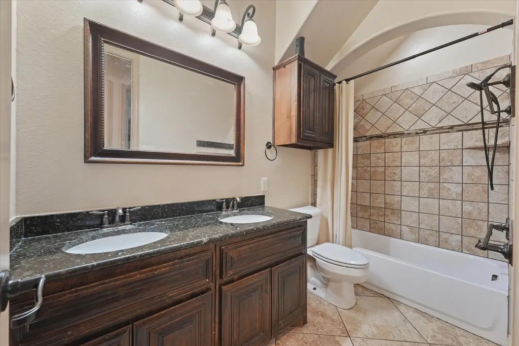 7910 Edgeglen Trail Sachse TX 75048