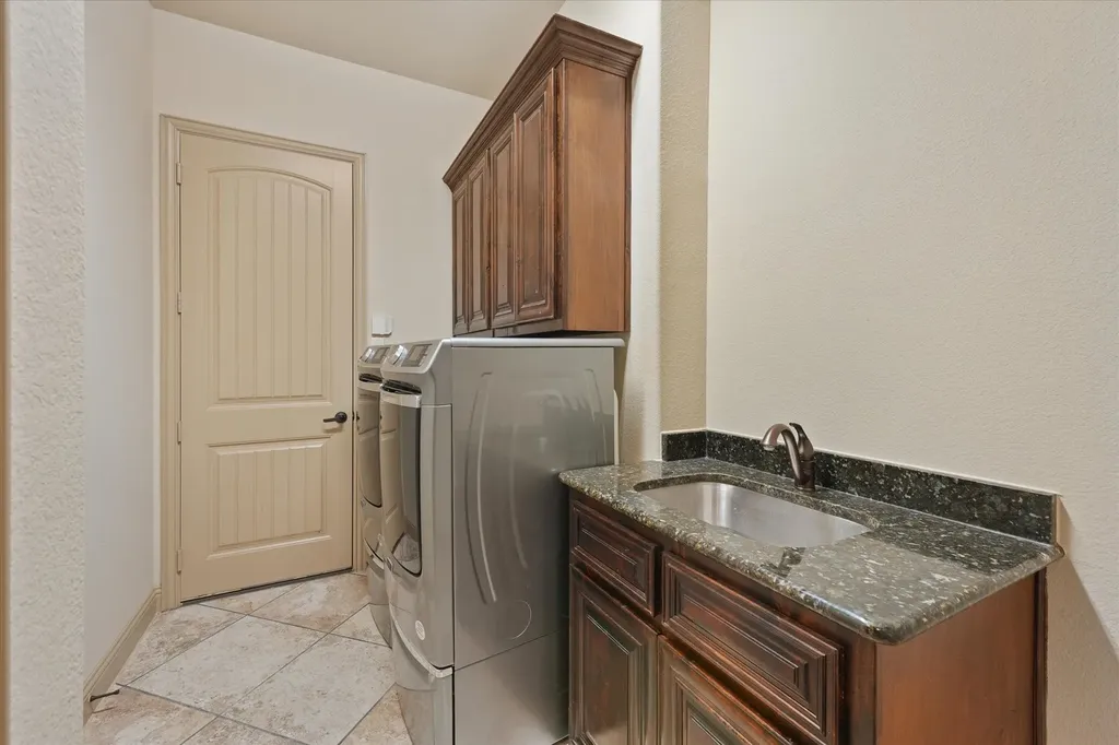 7910 Edgeglen Trail Sachse TX 75048
