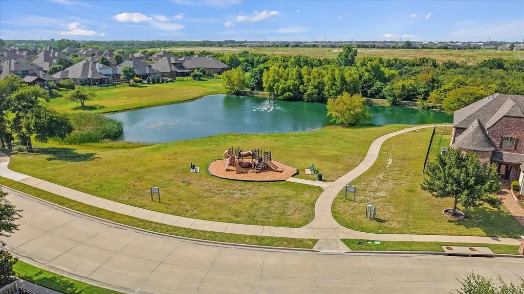 7910 Edgeglen Trail Sachse TX 75048