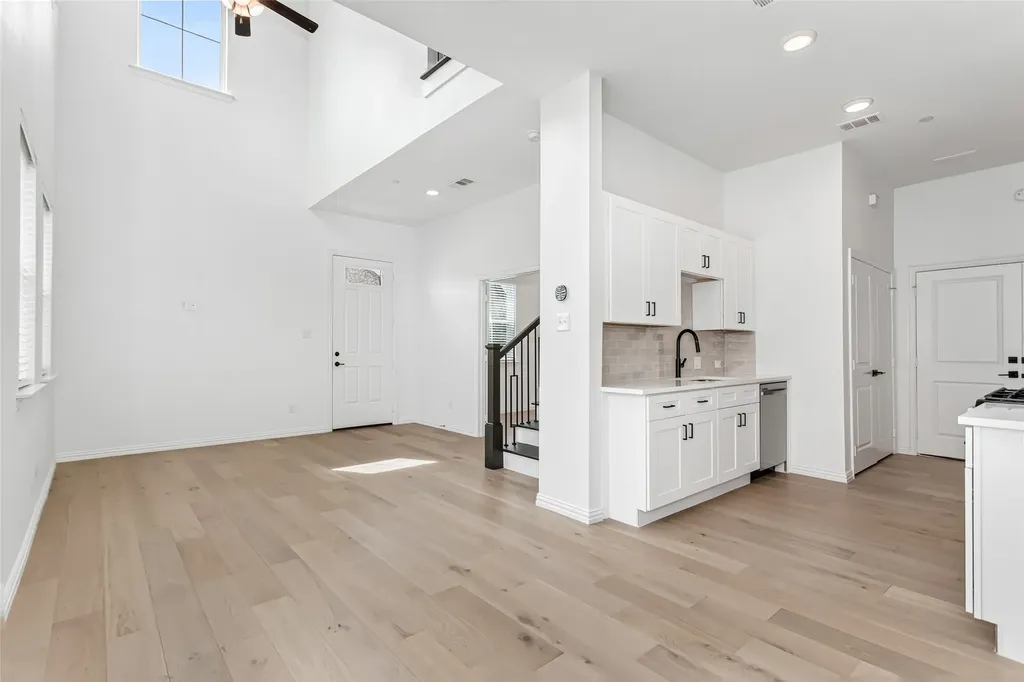 2404 Acorn Court Sachse TX 75048