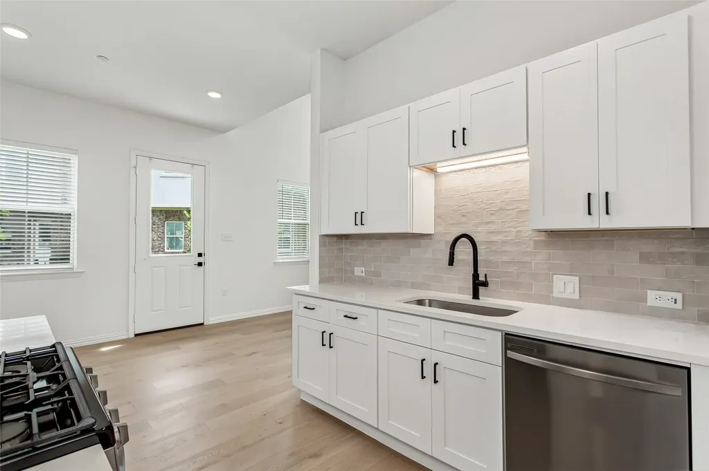 2404 Acorn Court Sachse TX 75048