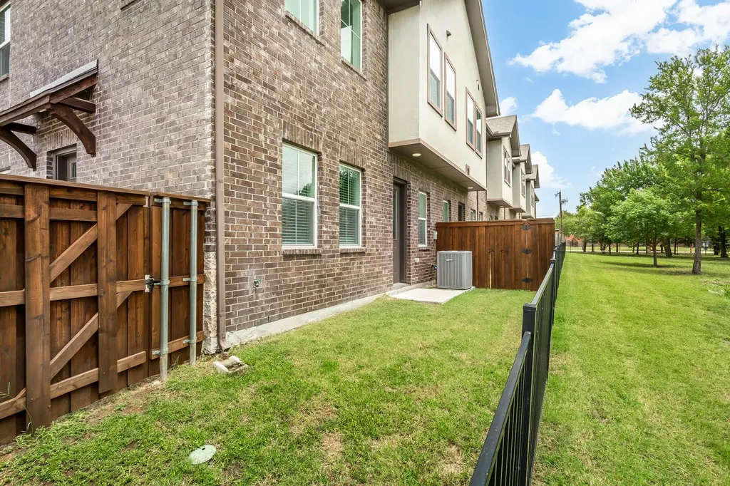 2404 Acorn Court Sachse TX 75048