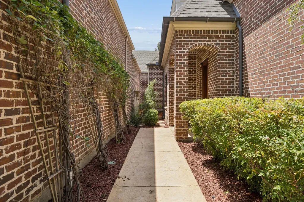 2121 Fawnwood Drive Plano TX 75093