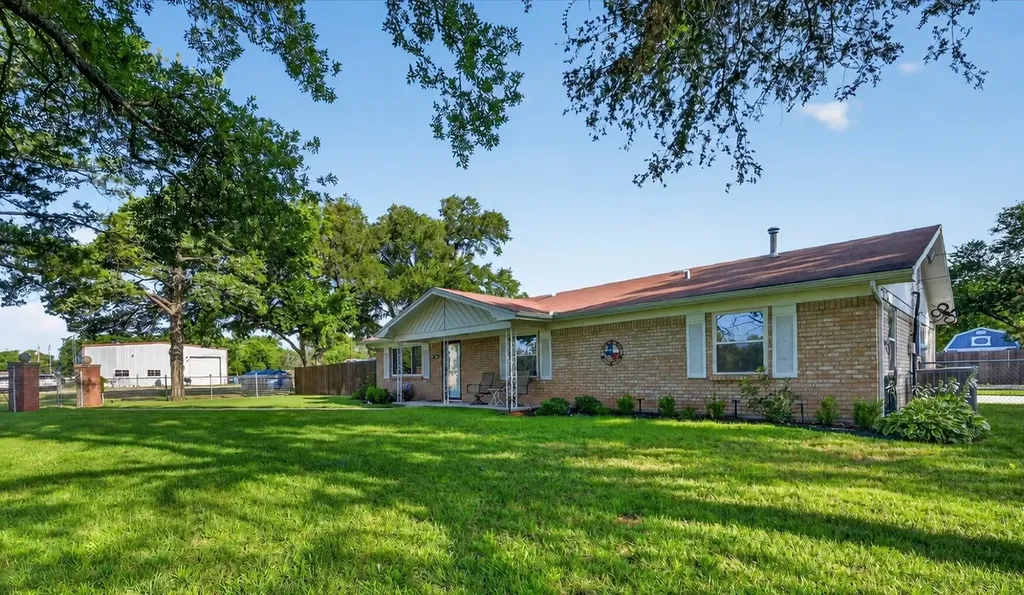 701 E Main Street Tioga TX 76271