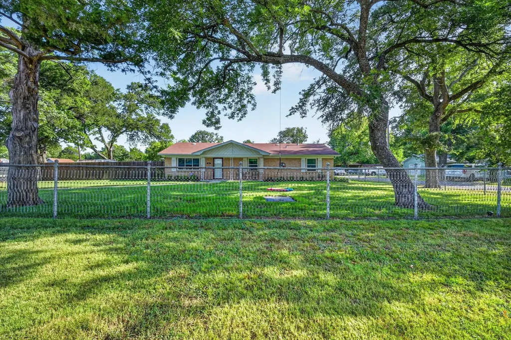 701 E Main Street Tioga TX 76271